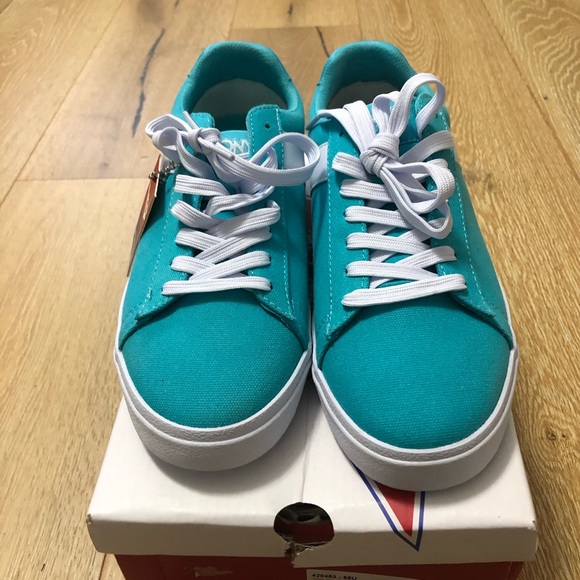 Pony Shoes - PONY/Ladies/Aqua & White/ Runners/Size 8 1/2